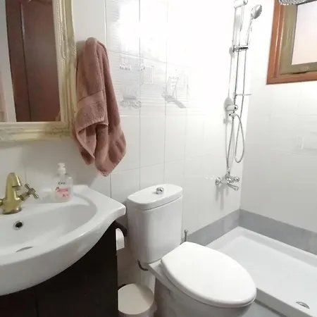 The Host - Women And Couples Only Habitación en casa particular