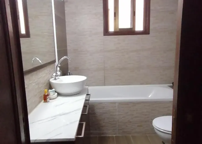 The Host - Women And Couples Only Ubytování v soukromí Paphos