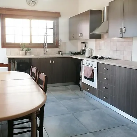 The Host - Women And Couples Only *