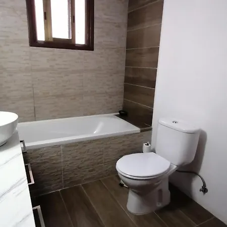 Accommodatie bij particulieren The Host - Women And Couples Only Paphos