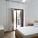 The Host - Women And Couples Only Homestay