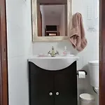 Homestay The Host - Women And Couples Only Paphos